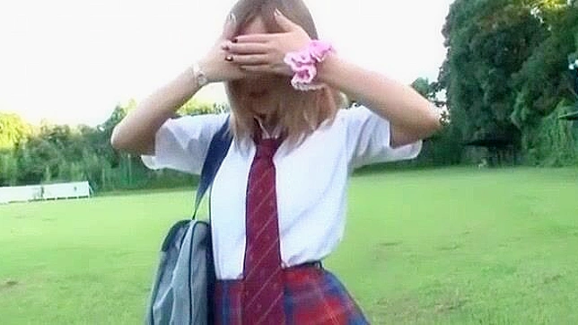 日本AV女星彩香户外口交性爱，必看JAV片段！