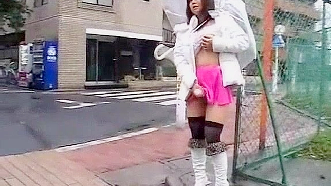 狂野户外日本美女Shion Natsume用玩具疯狂自慰JAV大片