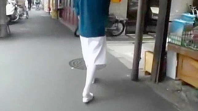 日系女孩户外最热力足交J片~极致快感体验