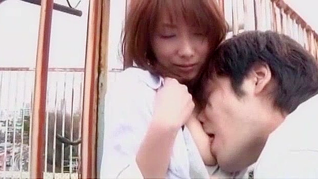 日本婊子Yua Kisaki户外指尖挑逗JAV视频