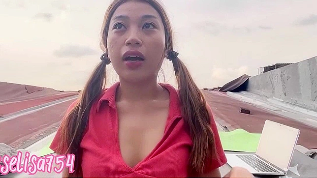 日本美女户外狂野脱衣秀—绝对必看！