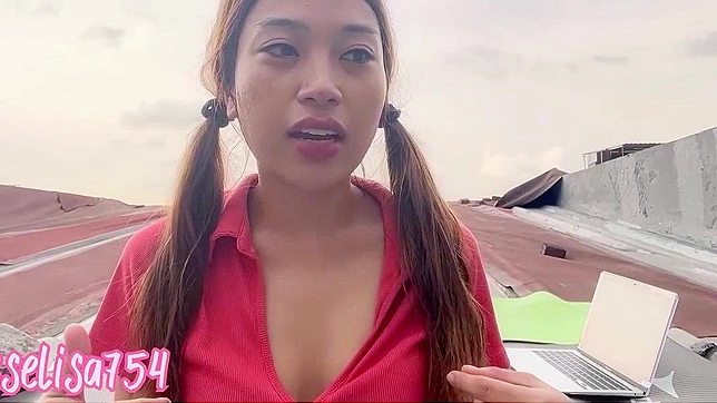 日本美女户外狂野脱衣秀—绝对必看！