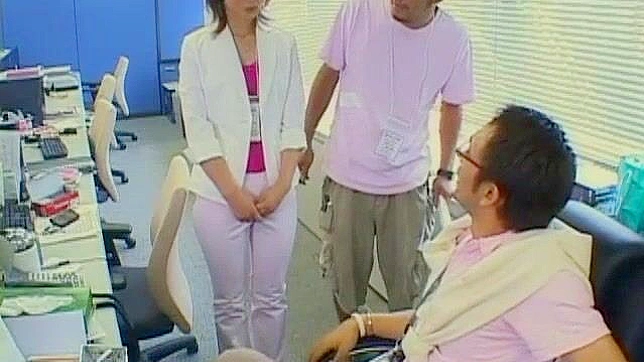 日本AV女星Sara Minami户外最火辣射精场景