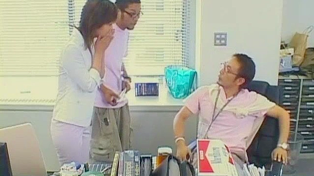 日本AV女星Sara Minami户外最火辣射精场景