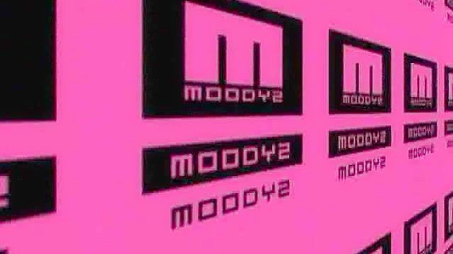 日本AV女星Sara Minami户外最火辣射精场景