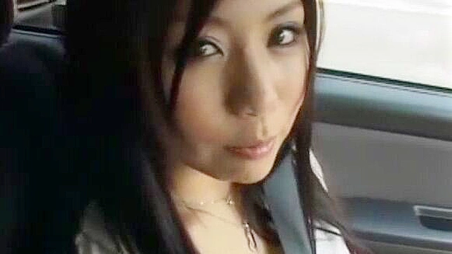 日本女孩Aya Hirai的户外异国情调射精场景