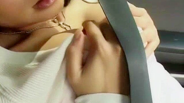 日本女孩Aya Hirai的户外异国情调射精场景