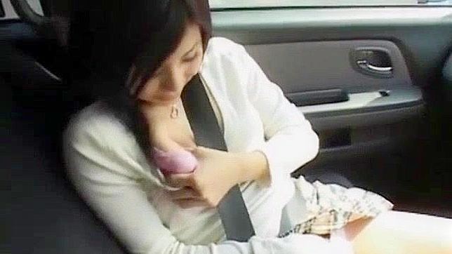 日本女孩Aya Hirai的户外异国情调射精场景