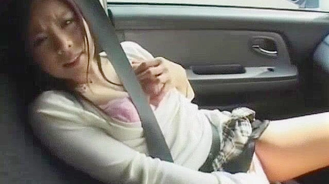 日本女孩Aya Hirai的户外异国情调射精场景