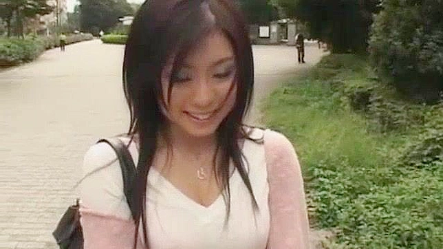 日本女孩Aya Hirai的户外异国情调射精场景