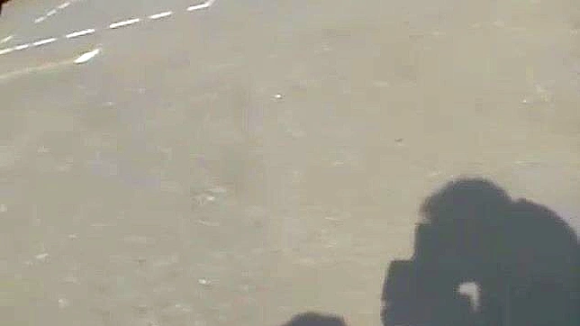 日式情色视频：若林纯璃与亚洲型男的公开激情邂逅