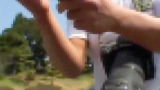 日式情色视频：若林纯璃与亚洲型男的公开激情邂逅