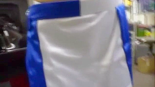 日式情色视频：若林纯璃与亚洲型男的公开激情邂逅