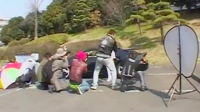 日式情色视频：若林纯璃与亚洲型男的公开激情邂逅