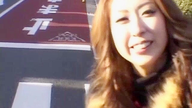 火辣日本妹子Haru Sakuraba在异域风情的JAV个人秀视频中