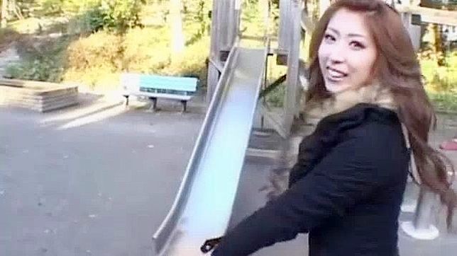 火辣日本妹子Haru Sakuraba在异域风情的JAV个人秀视频中