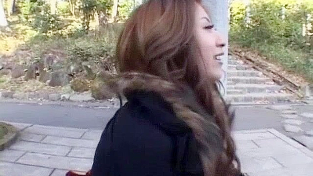 火辣日本妹子Haru Sakuraba在异域风情的JAV个人秀视频中