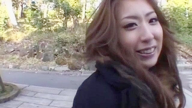 火辣日本妹子Haru Sakuraba在异域风情的JAV个人秀视频中