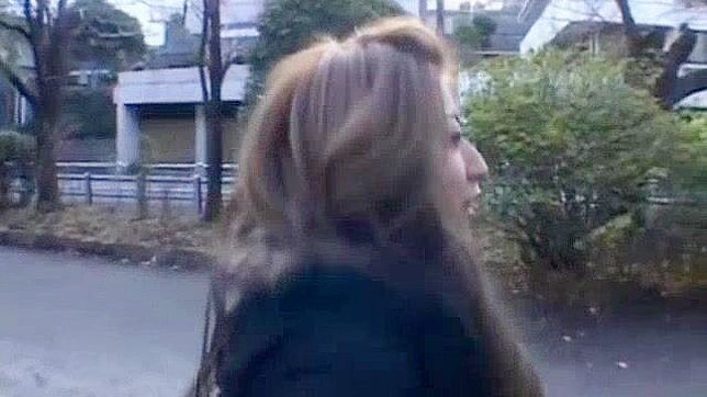 火辣日本妹子Haru Sakuraba在异域风情的JAV个人秀视频中