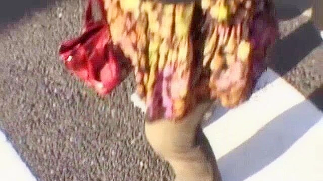 火辣日本妹子Haru Sakuraba在异域风情的JAV个人秀视频中