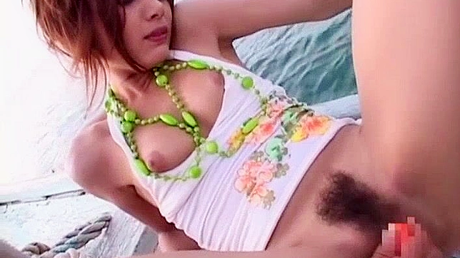 由月蒂娜狂野日本~饥渴自慰器比基尼JAV片段