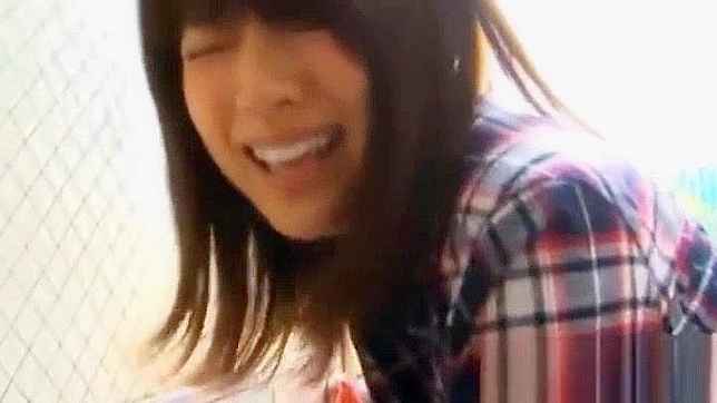 观看日本辣妹伊藤晴香户外性爱，第二部分