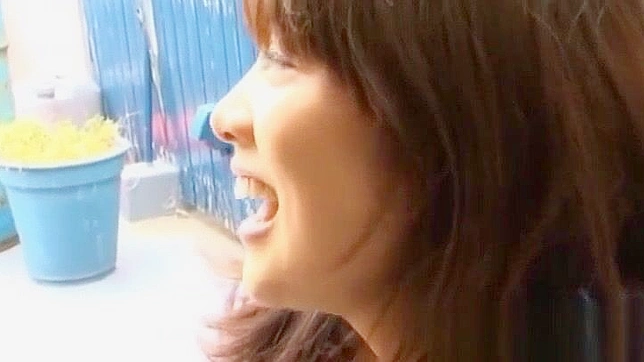 观看日本辣妹伊藤晴香户外性爱，第二部分