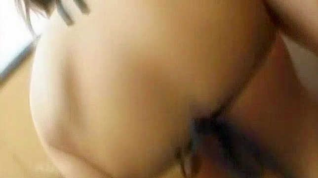 日本美女楓梓在性感比基尼JAV場景~異國風情成人片