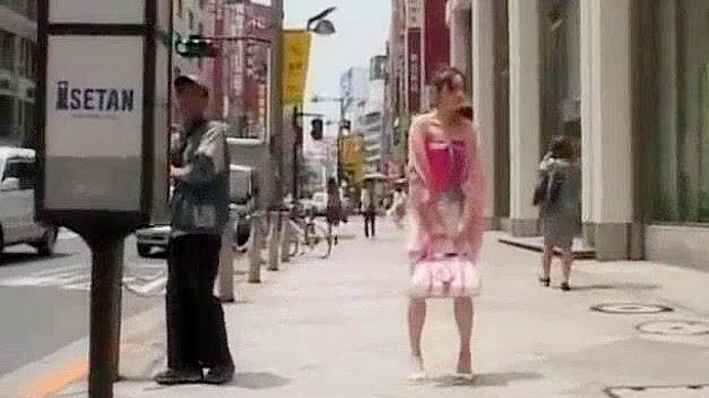 不可思议的日本妓女Ai Yuuki疯狂舔阴、口交JAV场景