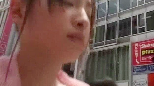 不可思议的日本妓女Ai Yuuki疯狂舔阴、口交JAV场景