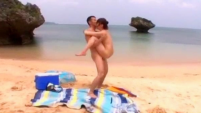 火爆日本女星藤泽美羽海滩疯狂口交JAV视频