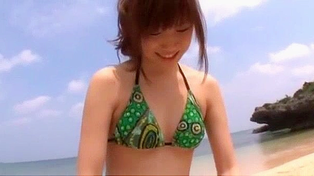 火爆日本女星藤泽美羽海滩疯狂口交JAV视频