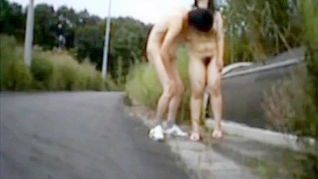 日本情侣户外狂野秀 – 自然中的无遮掩激情做爱