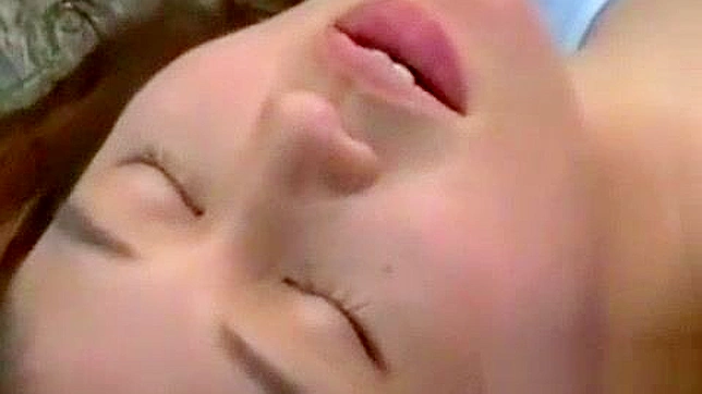 日本美女真美麻矢获得激烈的肛交体验-JAV