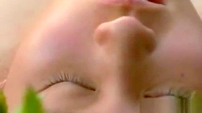 日本美女真美麻矢获得激烈的肛交体验-JAV