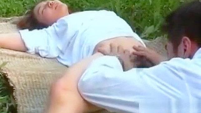 日本美女真美麻矢获得激烈的肛交体验-JAV