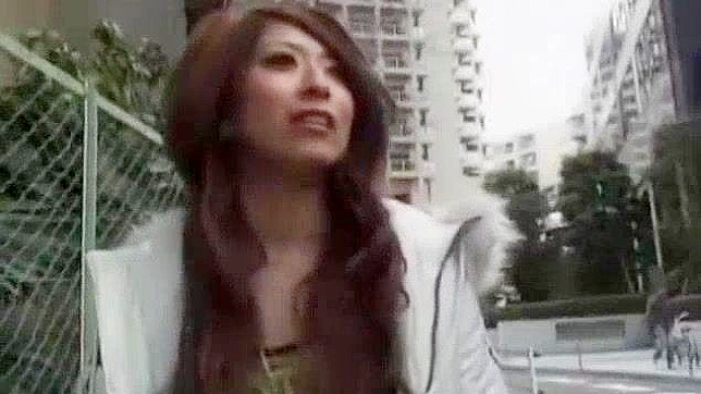 饥渴日本婊子日岛夏树在超赞的熟女JAV场景中