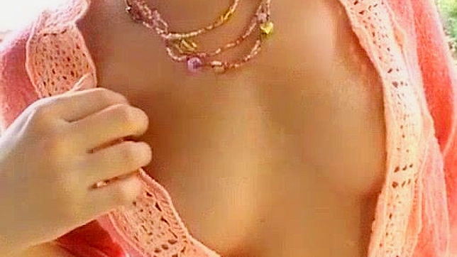 日本AV女星丽莎·科达的火热街头激情戏码