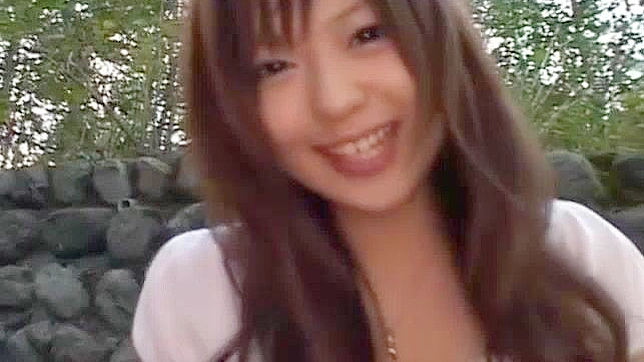日本AV视频：Miyu Hoshino在路边用玩具自慰如玩偶般