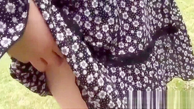 AV成人片：日本红发女在公园中为第一视角口交