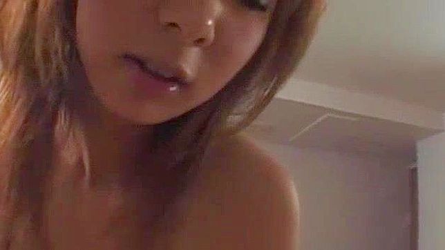 异国风情日本妹子秋叶加乃在户外偷拍JAV场景中大发狂热
