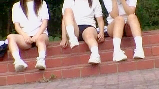 户外日式JAV视频中疯狂口交的日本婊子