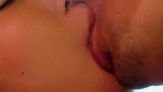 迷人的日本女孩神谷莉乃户外JAV大奶戏份