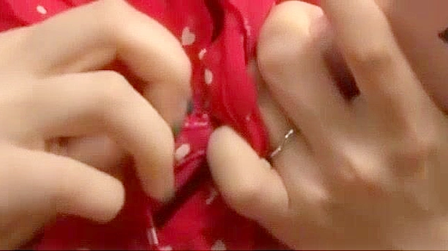 日本美人井口未来在极致精液喷射和手淫JAV视频中展现魅力。