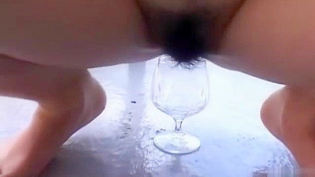 JAV成人片~月森乃亚在阳光下的火热自慰场景