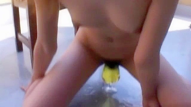 JAV成人片~月森乃亚在阳光下的火热自慰场景