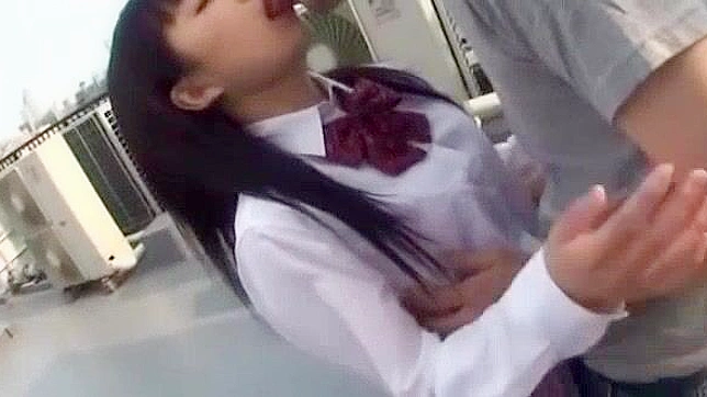 日式激情：松下明里户外诱惑口交特辑