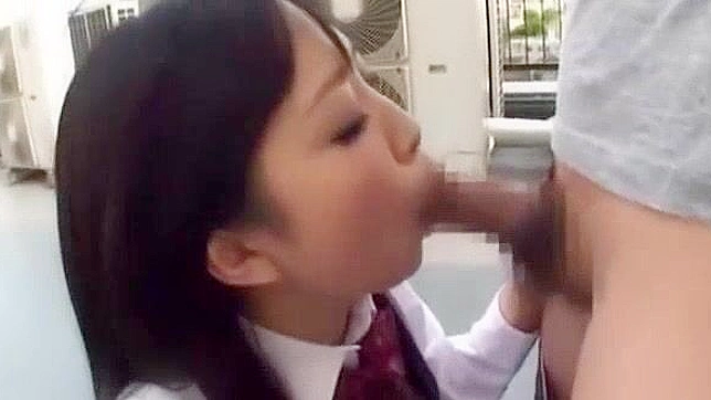 日式激情：松下明里户外诱惑口交特辑