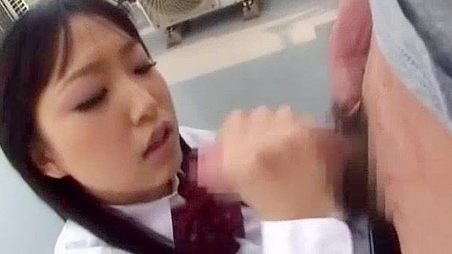 日式激情：松下明里户外诱惑口交特辑