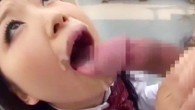 日式激情：松下明里户外诱惑口交特辑